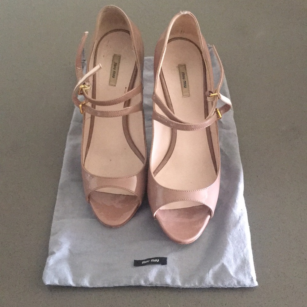Miu Miu vernice patent leather heels